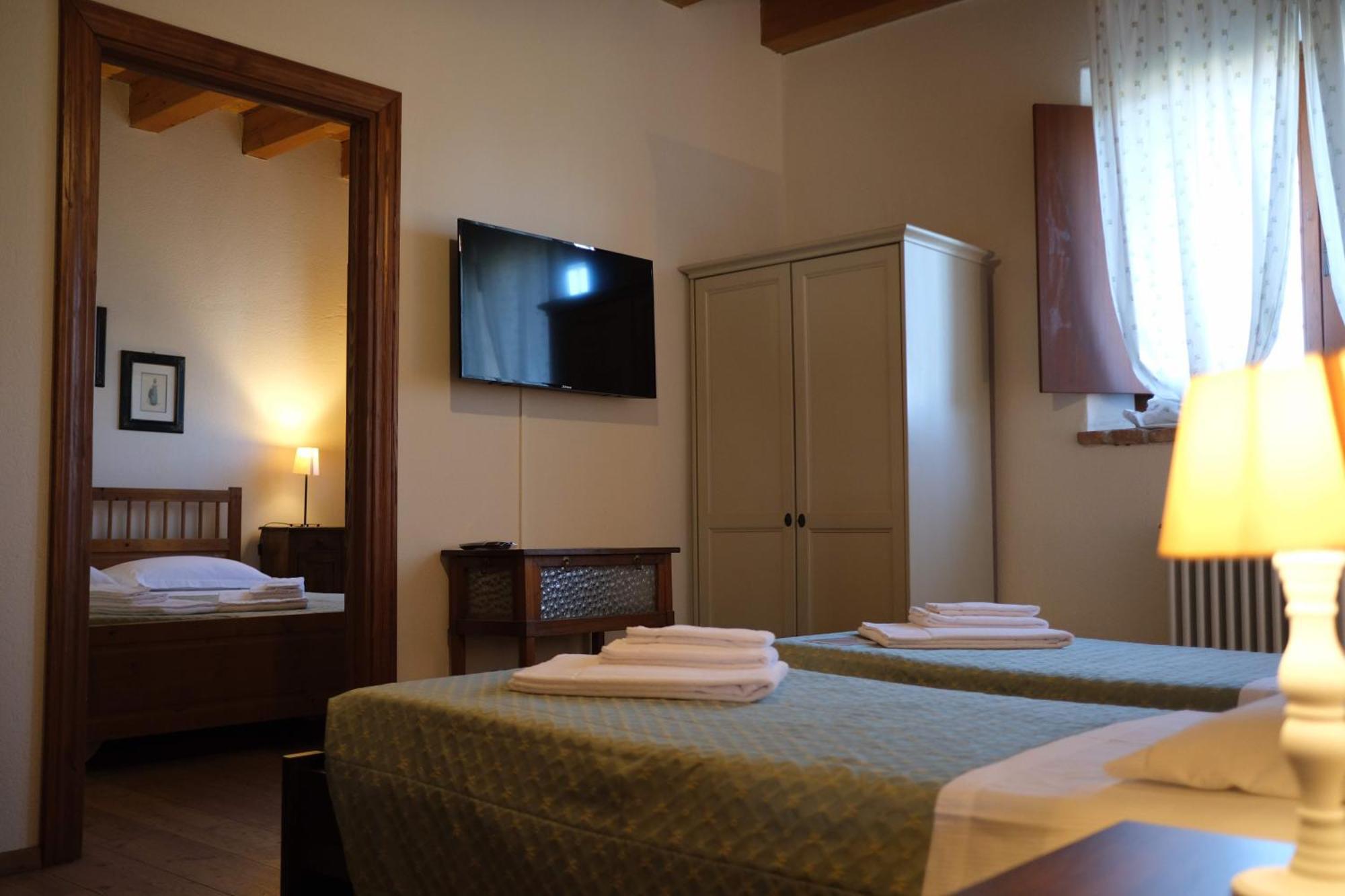 Agriturismo Corte Pellegrini Сан-Мартино-Буон-Альберго Экстерьер фото