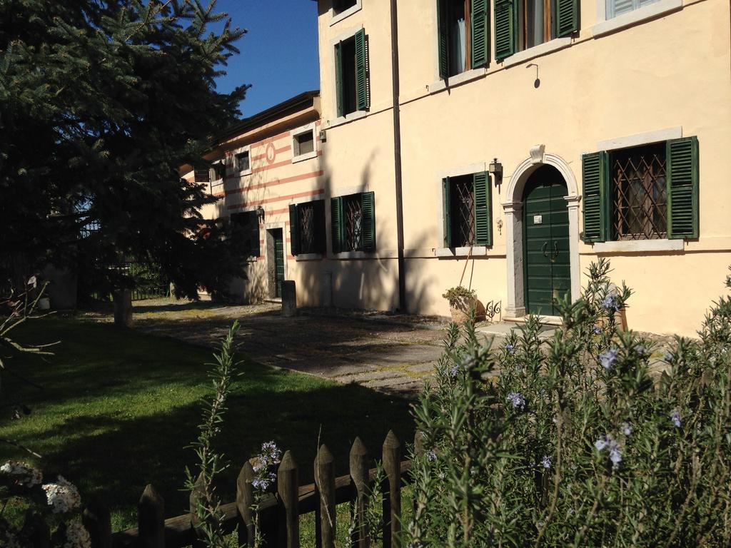Agriturismo Corte Pellegrini Сан-Мартино-Буон-Альберго Экстерьер фото